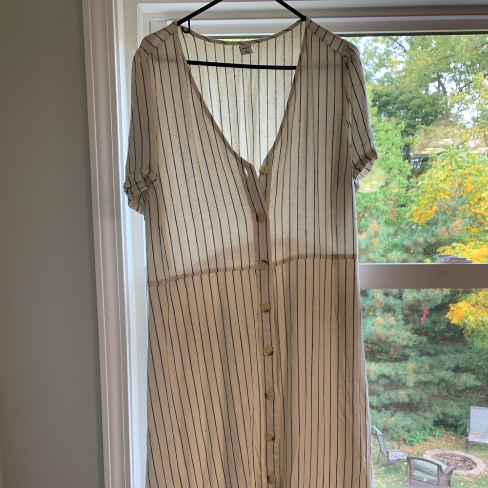 Old navy maxi dress pinstripe blue and white